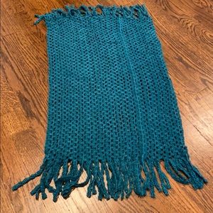 Torquioise infinity scarf, never worn